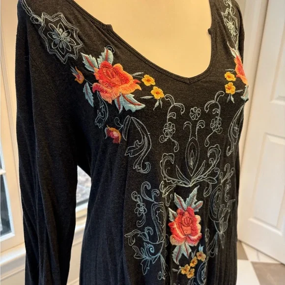 Charcoal grey tunic with pink, yellow, and turquoise floral embroidery. - Picture 2 of 4